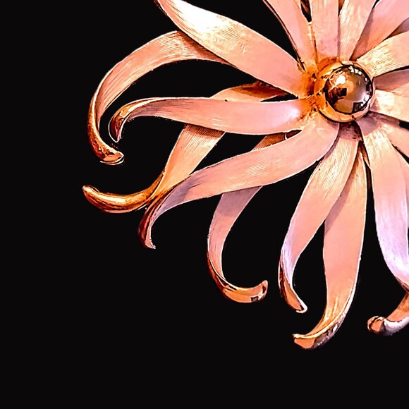 VTG 3-D Swirl FLOWER ~ Two-tone Brushed Silver/Gloss Gold Art Deco 3" Pin Brooch - Picture 4 of 7